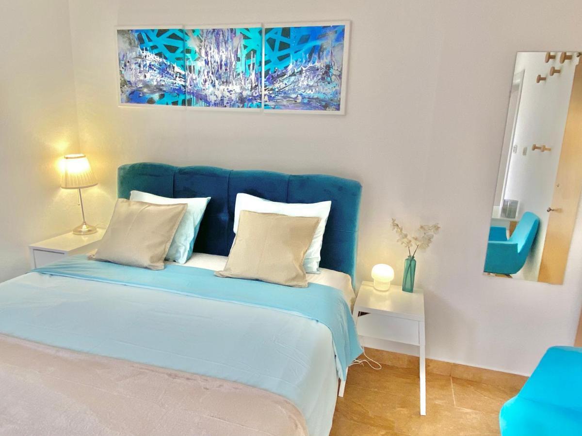 Mamma Mia Apartments-City Center Hvar Town Eksteriør billede
