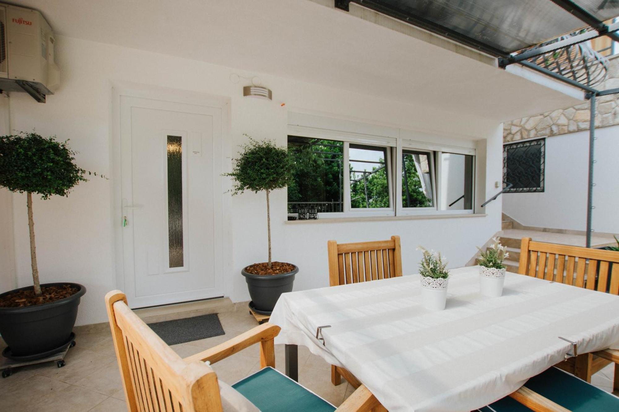 Mamma Mia Apartments-City Center Hvar Town Eksteriør billede