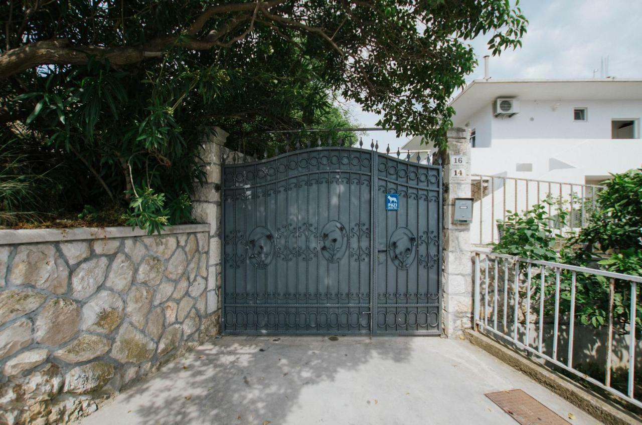 Mamma Mia Apartments-City Center Hvar Town Eksteriør billede